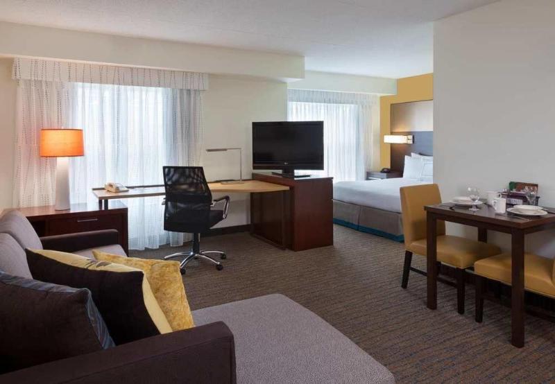 Courtyard By Marriott Toronto Mississauga/Meadowvale Hotel Екстериор снимка